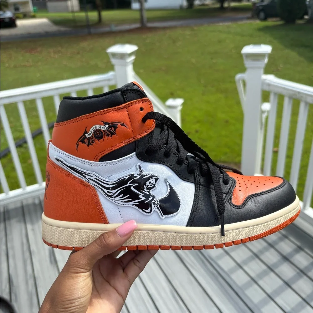 Soleboy Custom Air Jordan 1 - Picture 2 of 7
